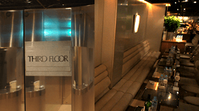 銀座の並木通りにあるポルシェビル3階のクラブ・サードフロアー