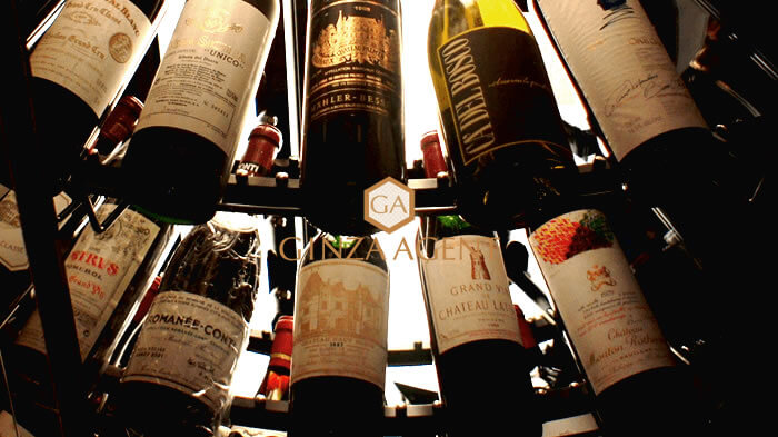 銀座の高級クラブ 藍(らん)店内にあるワインセラー