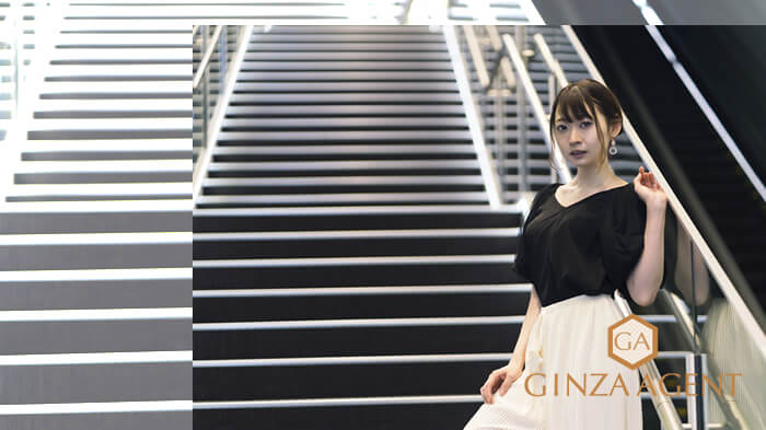 銀座の高級クラブで働くのに東京へ上京しませんか?綺麗な女性