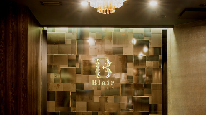 銀座高級クラブ・ブレアの美しいシャンデリア(オーナー・明日香ママのお店)