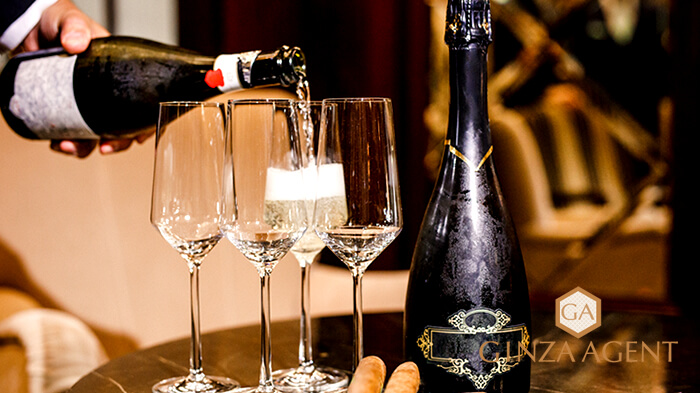 銀座の会員制高級クラブに訪れるお客様全員が、何者なのかがわからず得たいの知れない人達だと思いますか?