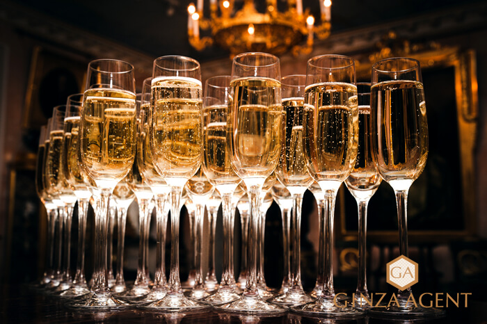 例3・遊び感覚で始めた高級ラウンジでのアルバイト…どんどん接客業が楽しくなり、いつしか本気で接客業を仕事にしようと望む自分がいた