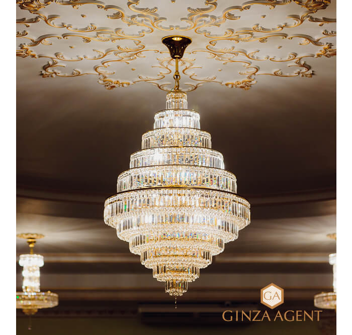 例1・高級ラウンジで働いているうちに、接客業には次の段階があることを知り、銀座の会員制高級クラブへ移った