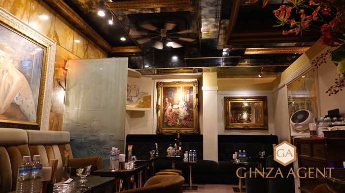 銀座の会員制高級クラブ水上・MIZUKAMI(みずかみ)店内写真