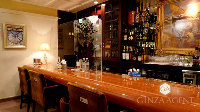 銀座の会員制高級クラブ水上・MIZUKAMI(みずかみ)カウンターエリア