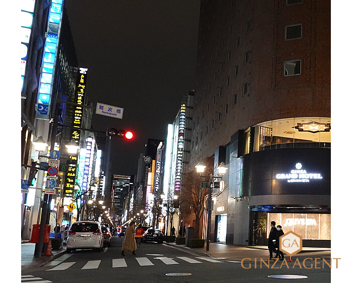 2022年1月の並木通り・8丁目交差点とオリーブスパ前