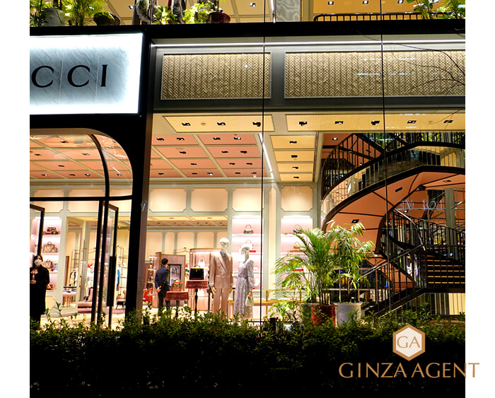 GUCCI並木(ぐっちなみき)美しいカップルのマネキン