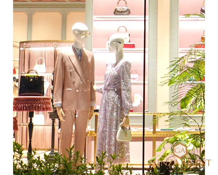 GUCCI並木(ぐっちなみき)カップルのマネキンのアップシーン