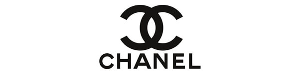 銀座の会員制高級クラブで働いているホステスさんに大人気!CHANEL の化粧品 シャネルのロゴ