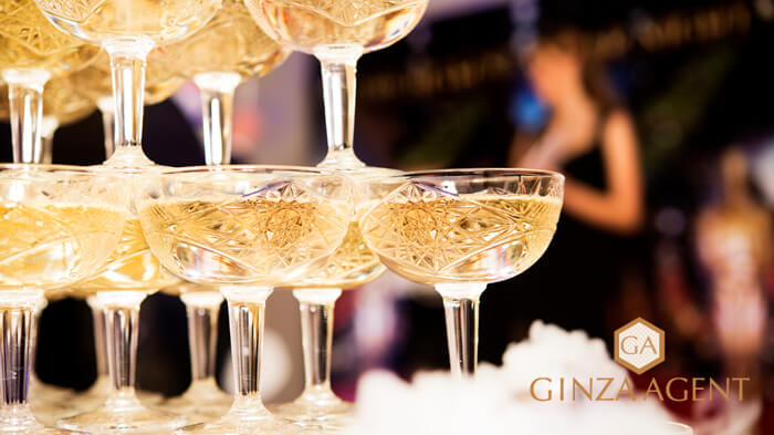 1対1の接客が合わないと考え、銀座の会員制高級クラブへ移りました