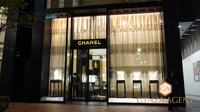 もちろん、12月後半に面接をすることは可能ですが、ほとんどのお店は1ヶ月前退店ルールとなっていることを踏まえるなら、退店届けはせめて10月初旬あたりには出されておくべきでしょう。