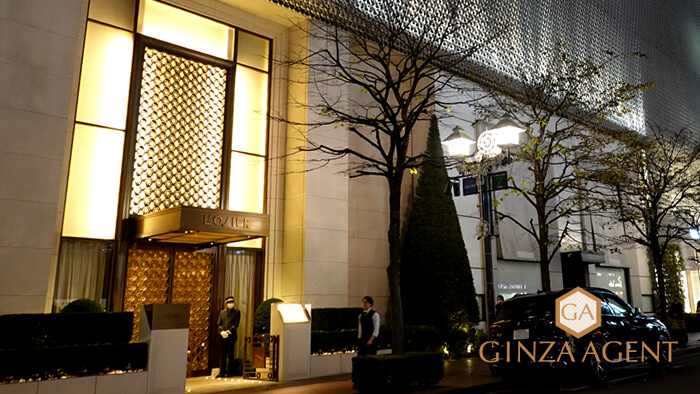 一流企業社長や著名人など、メディアでも名の通ったお客様の多くを担当しているホステスさんは、お客様が週刊誌などにとりあげられるのを恐れ銀座に近寄らなかったということで、売上は壊滅的だったベテランホステスさんのAさん。