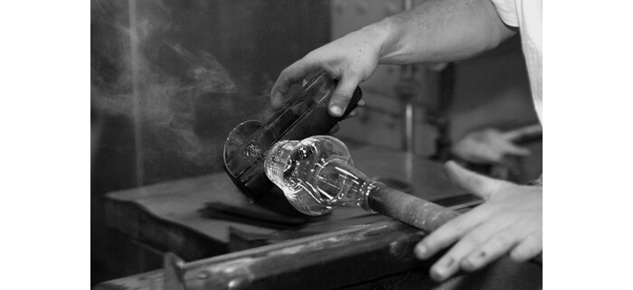 250年以上続く伝統的な技術を継承し、守っている職人がいるからこそ、バカラクリスタルは今も輝き続けているのでしょう。