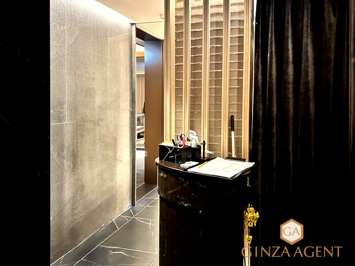 銀座を象徴するエレガントなエントランス